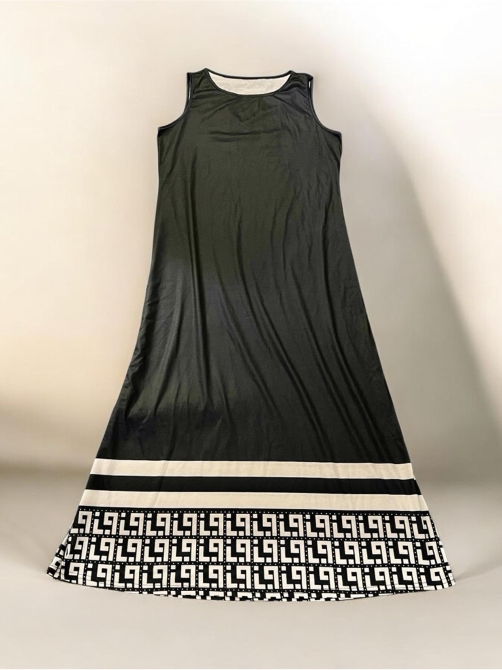 SHEIN Navy Blue Maxi Dress with White Geometric Hem Sz L